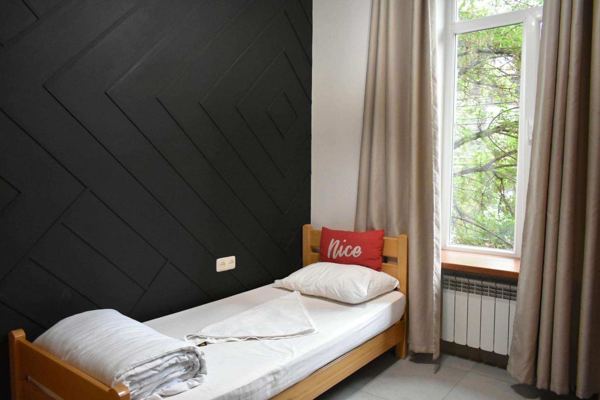 Envoy Hostel & Tours Jerevan Exteriör bild