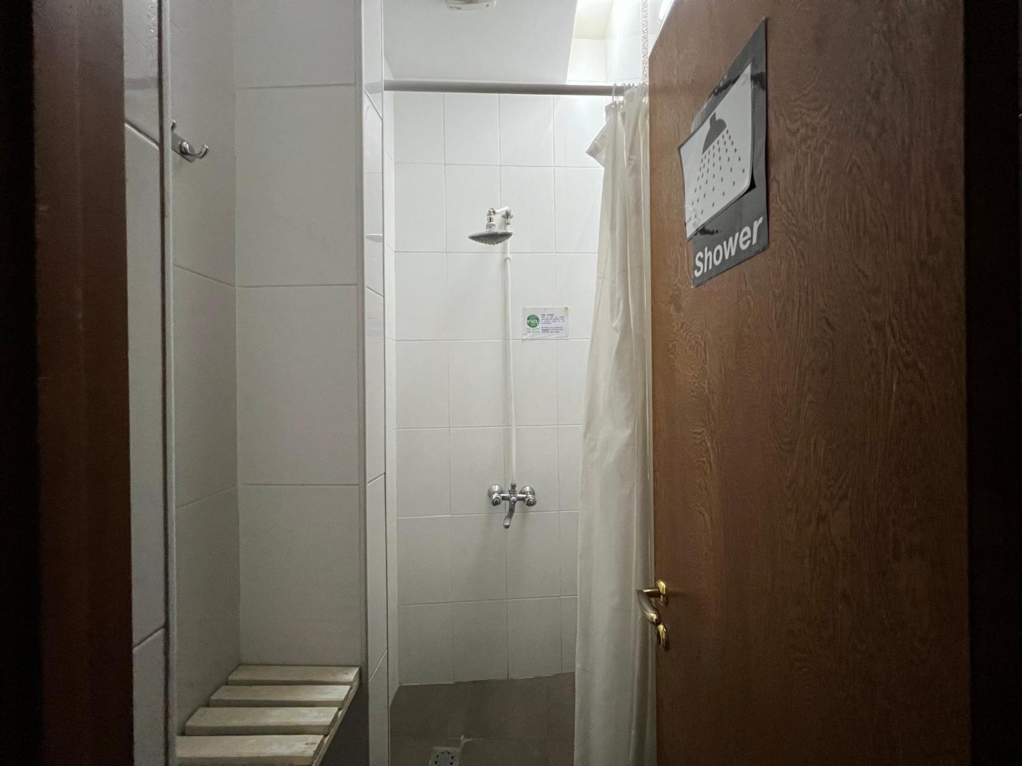 Envoy Hostel & Tours Jerevan Exteriör bild