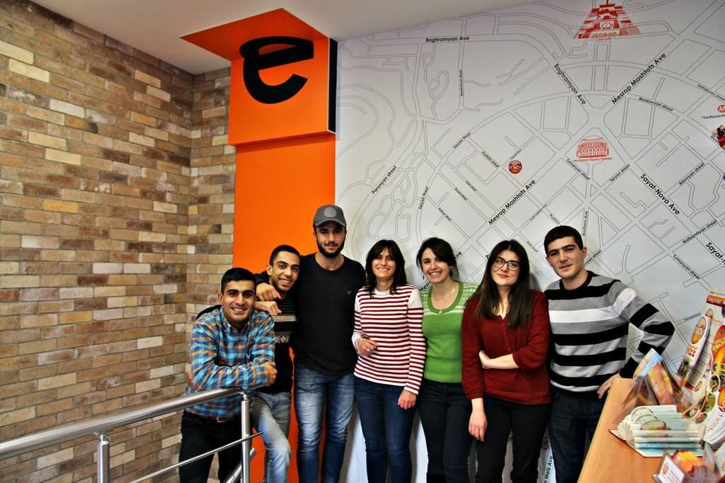 Envoy Hostel & Tours Jerevan Exteriör bild